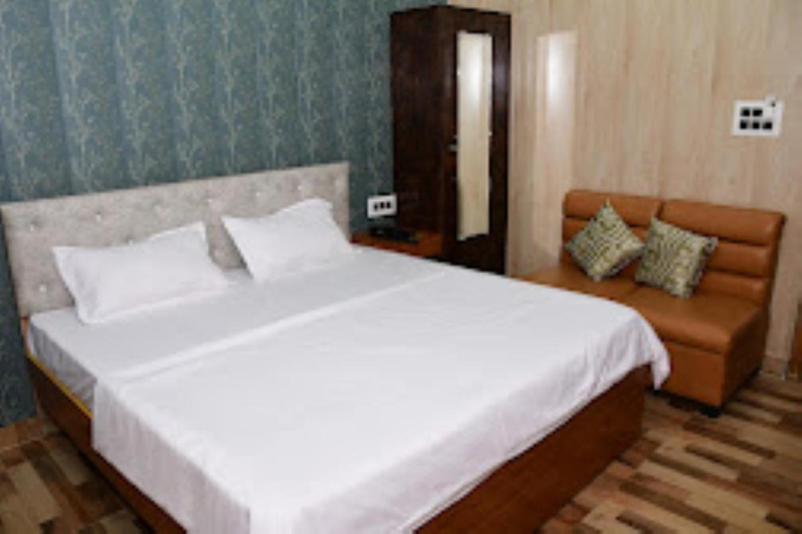 Renu Paradise , Ayodhya Hotel Ngoại thất bức ảnh